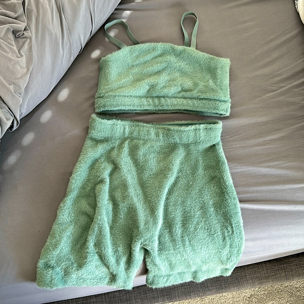 Whitney Simmons knit collection. Bandeau Top & Shorts MEDIUM.